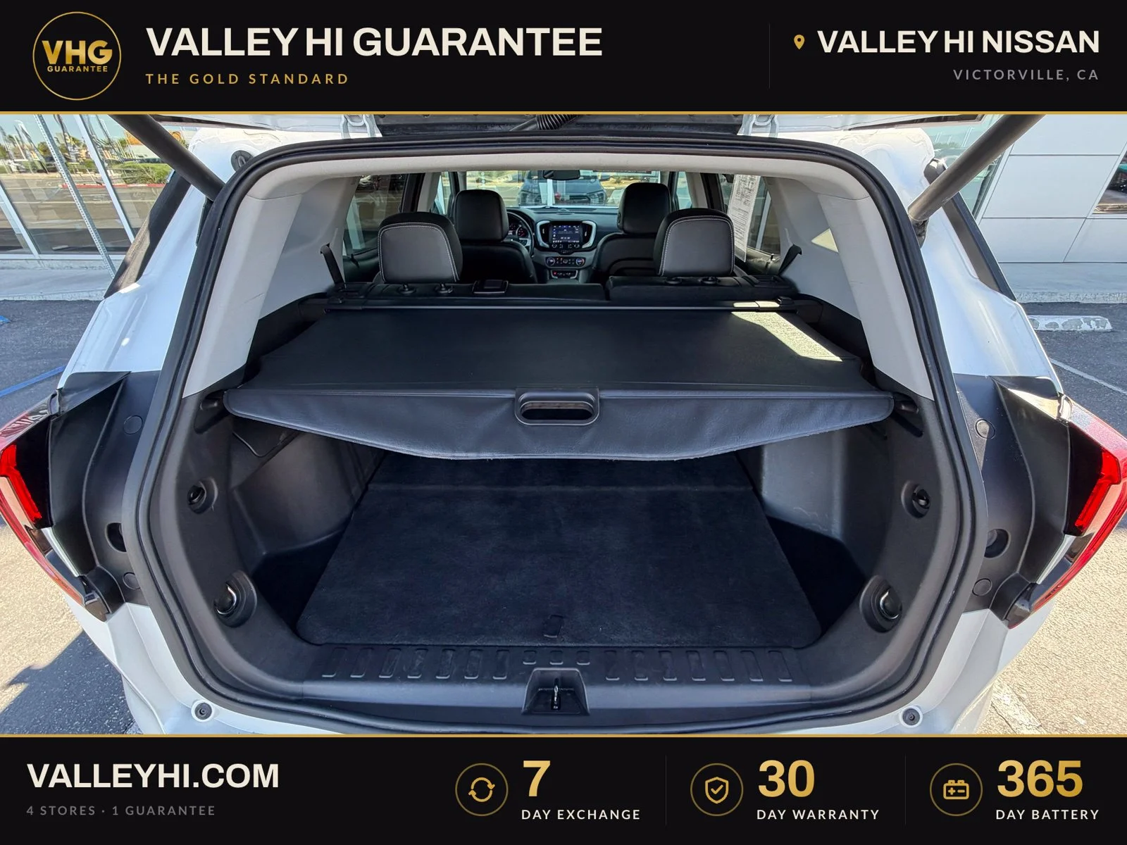 Used 2022 White GMC SLT image 22
