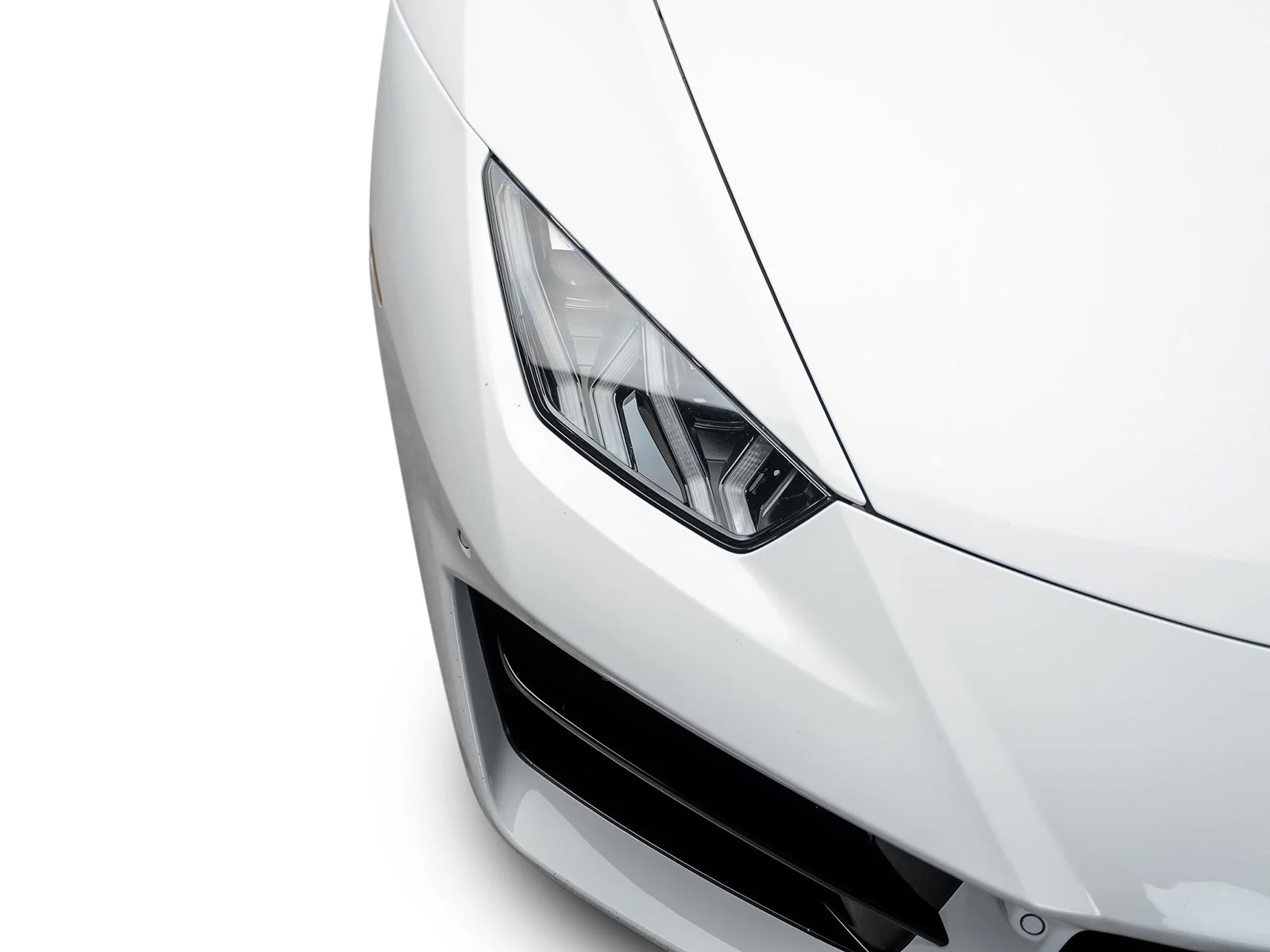 Used 2017 White Lamborghini  image 4