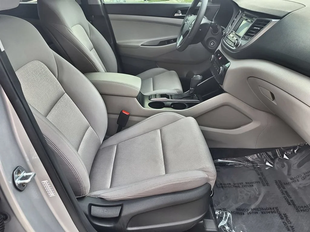 2017 Hyundai Tucson SE - Photo 29