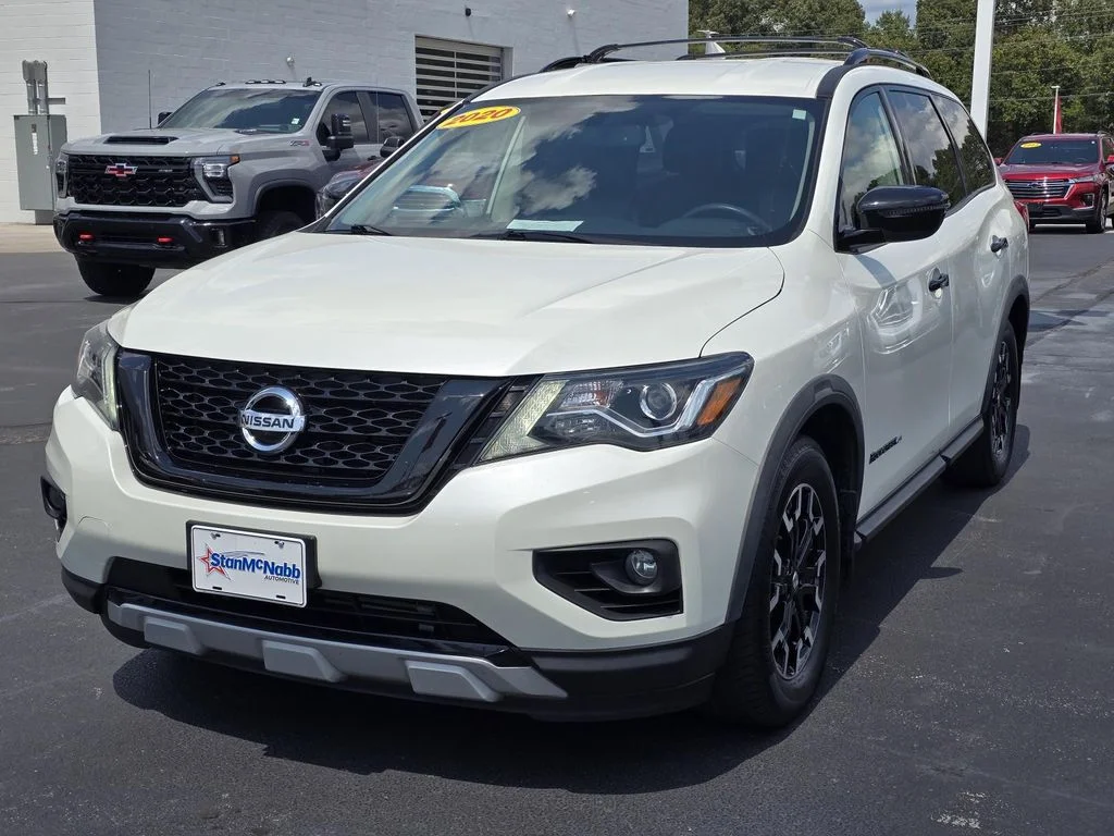 Used 2020 White Nissan SV 2WD image 3
