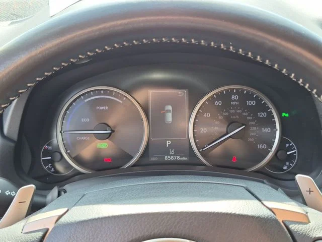 Used 2020 White Lexus 300h image 19