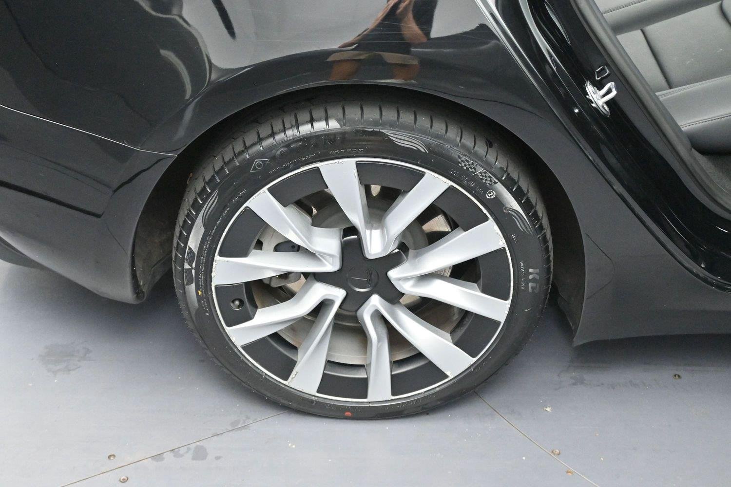 Used 2024 Black Tesla RWD *Ltd Avail* image 28