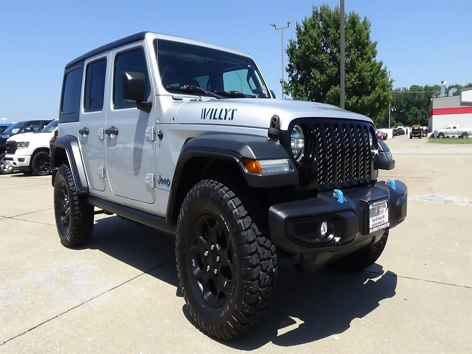 Used 2023 Silver Zynith Clear Coat (pse) Jeep Willys 4xe image 4
