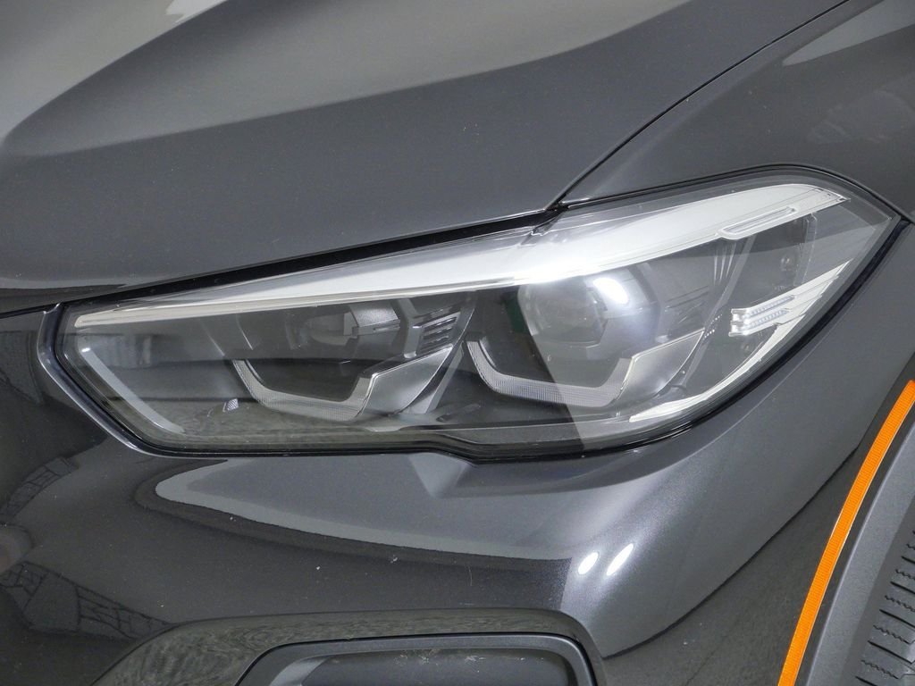 Used 2022 Black Sapphire Metallic BMW xDrive40i image 4