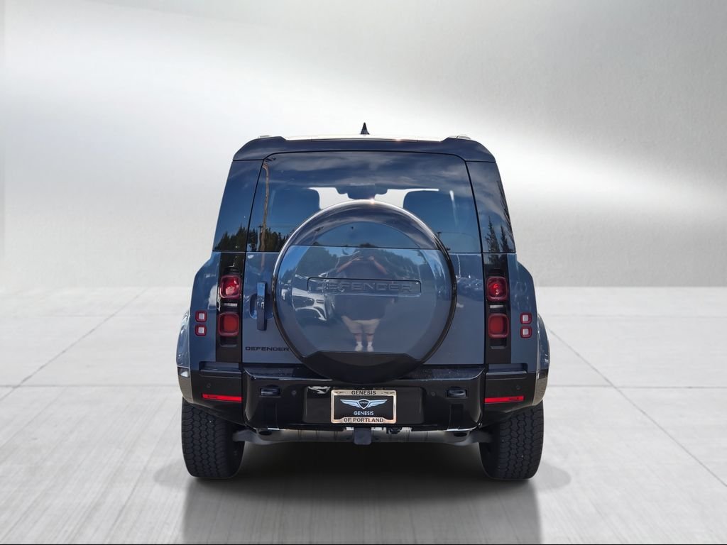 Used 2024 Tasman Blue Metallic Land Rover X-Dynamic SE image 4