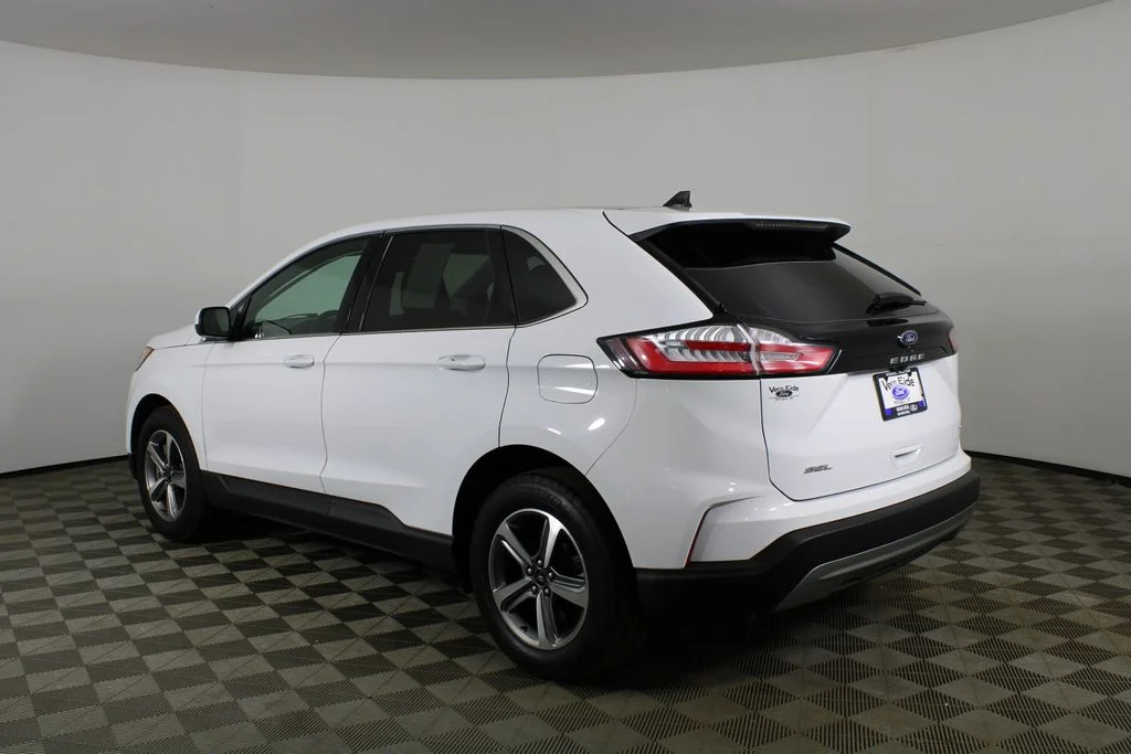 Used 2024 White Ford SEL image 4