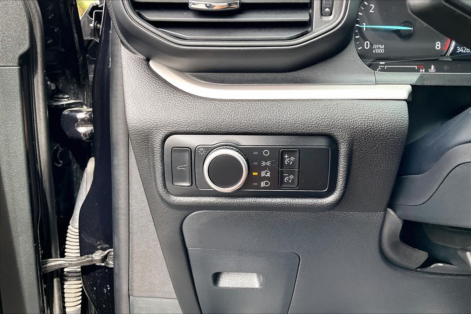 Used 2023 Agate Black Metallic Ford XLT image 33