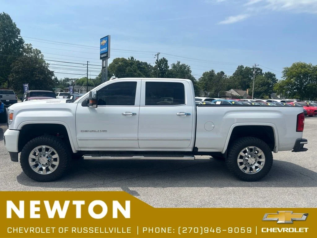 Used 2019 Summit White GMC Denali image 11