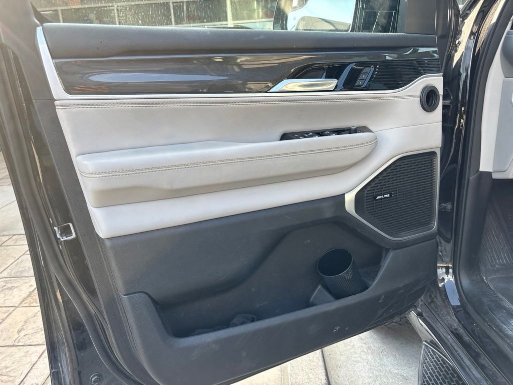 Used 2022 Black Jeep Series I image 4