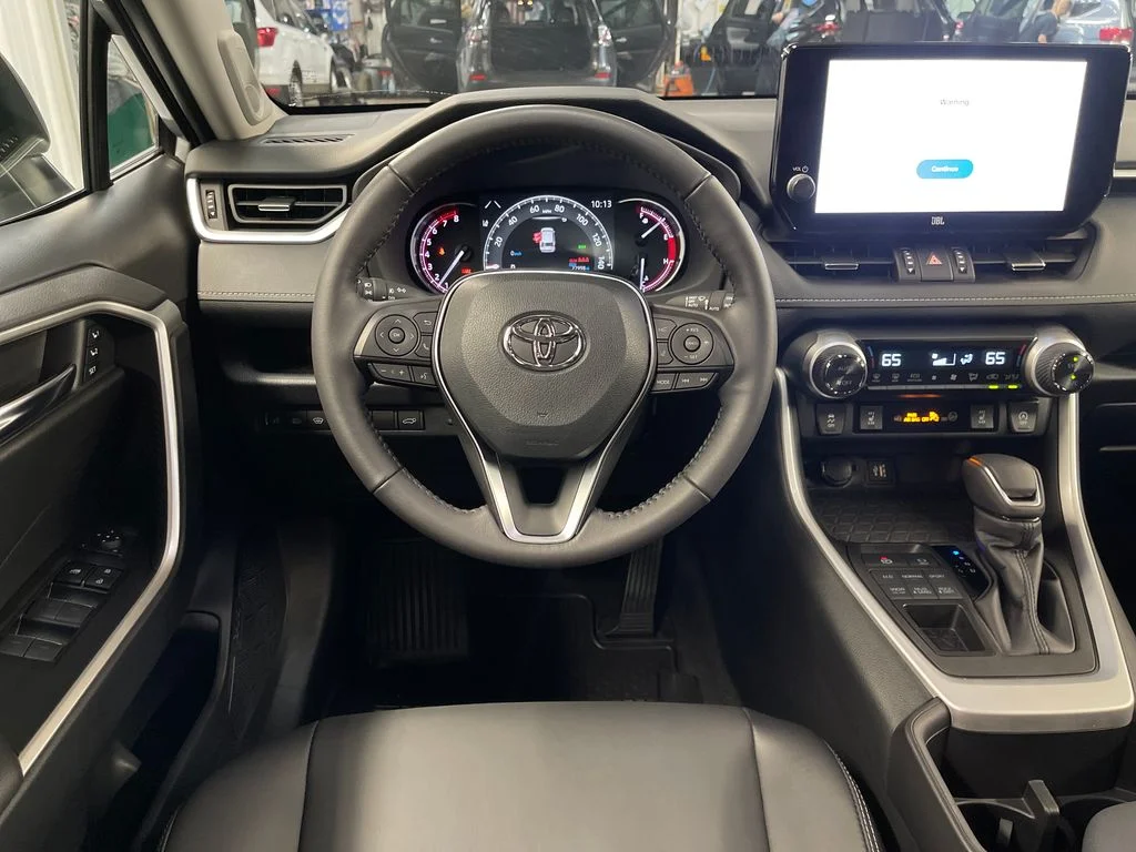 Used 2024 Silver Toyota XLE Premium image 16
