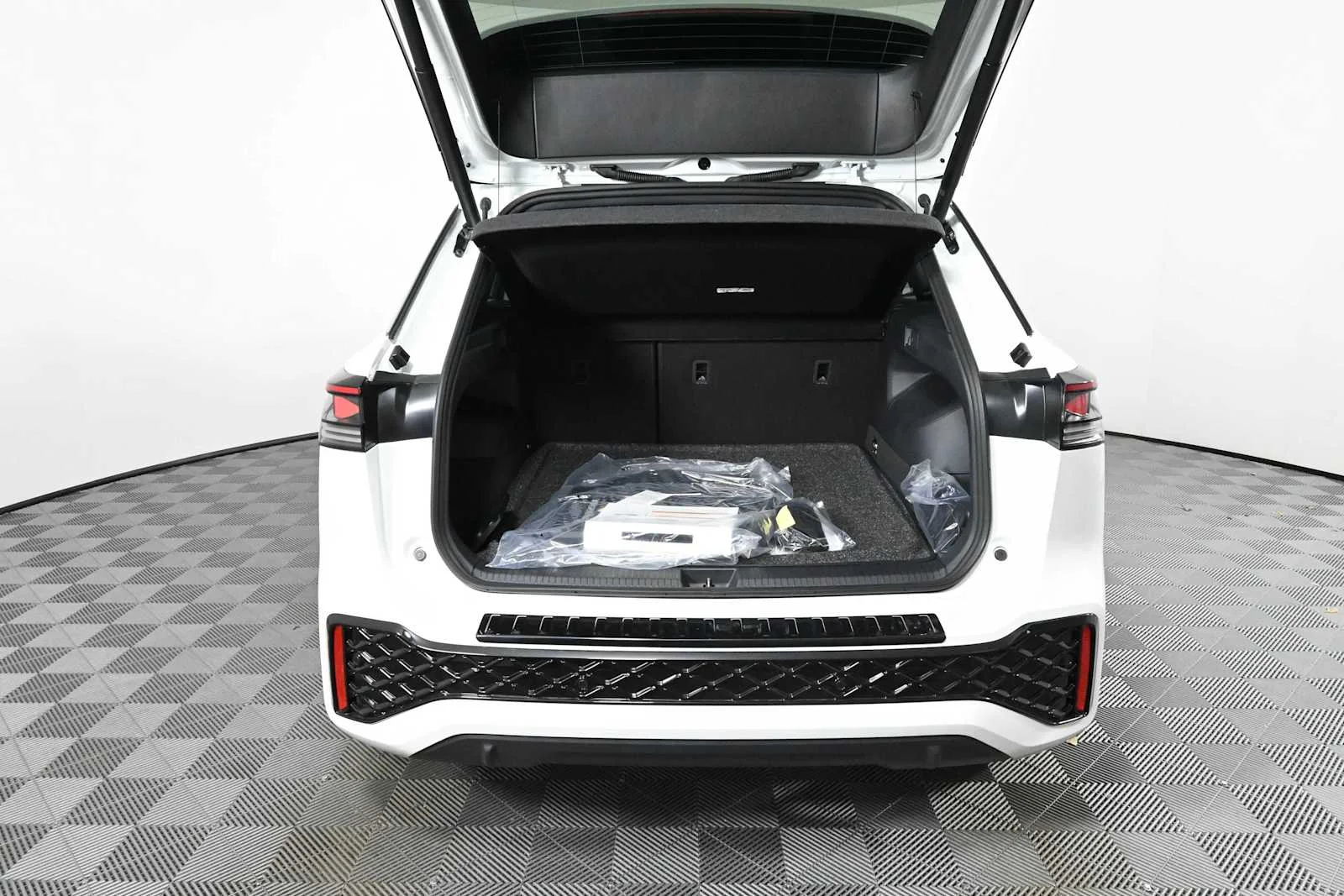 New 2026 Opal White Pearl Volkswagen SEL R-Line Turbo image 10