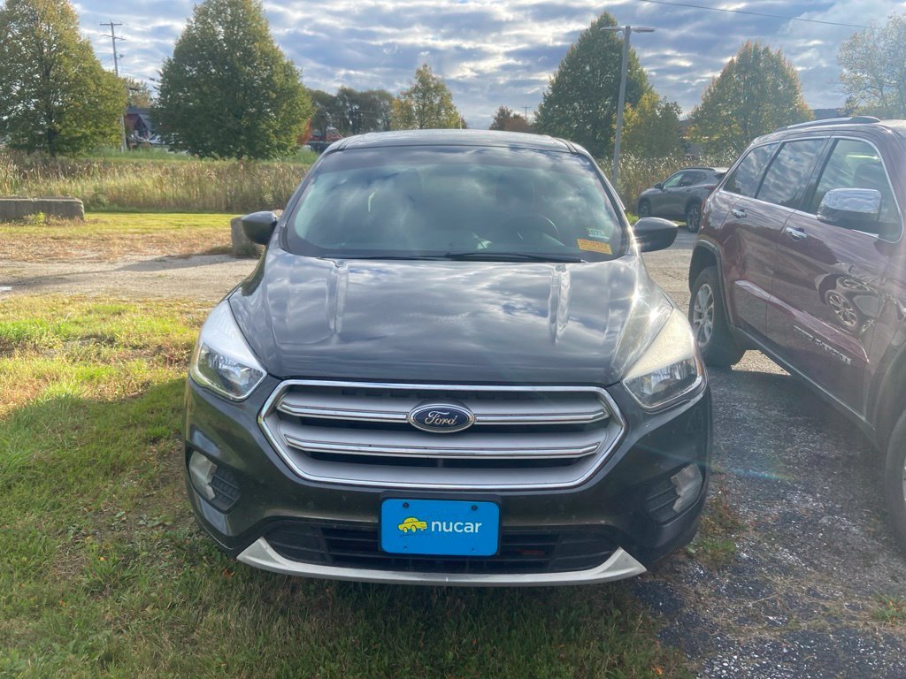 Used 2019 Magnetic Ford SE image 2