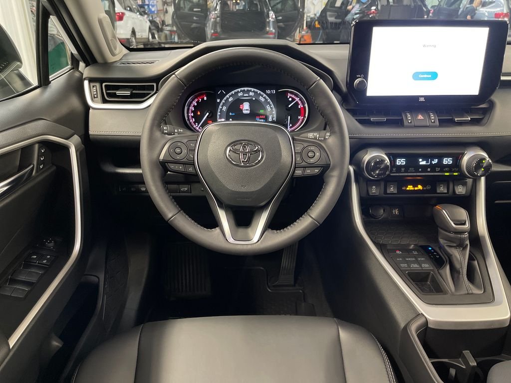 Used 2024 Silver Toyota XLE Premium image 16