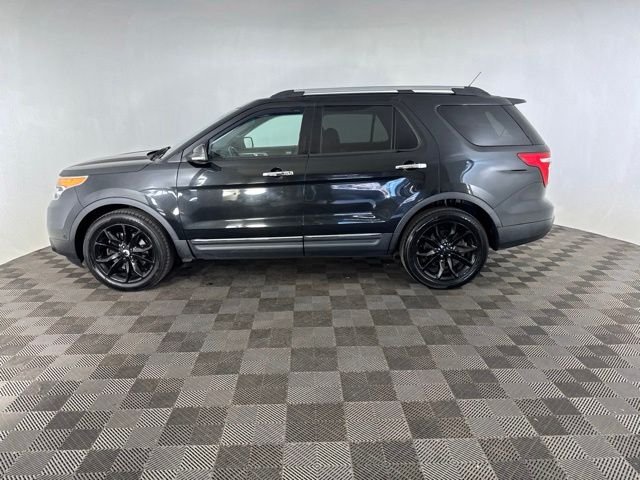 Used 2014 Black Ford Limited image 10