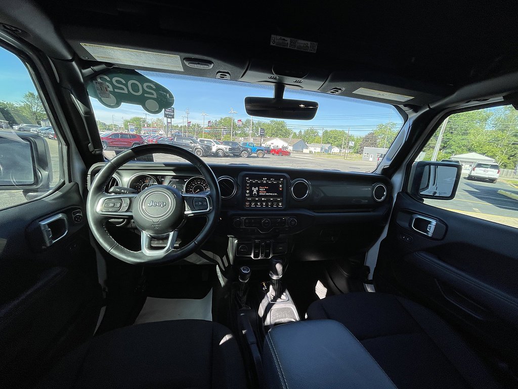 2022 Jeep Wrangler Unlimited Sahara - Photo 22