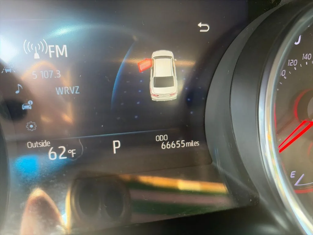 Used 2018 Black Toyota XSE V6 image 30