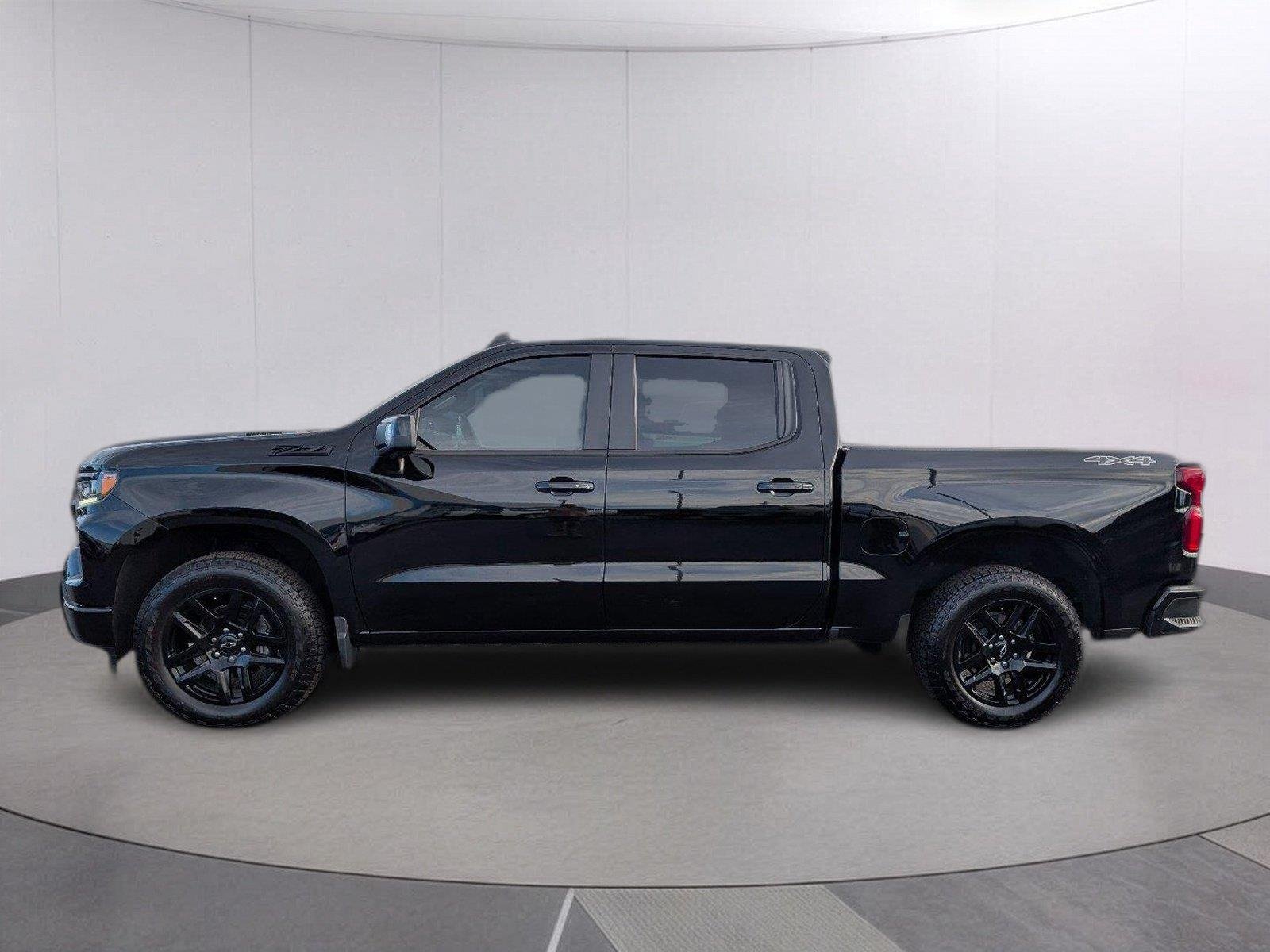 Used 2025 Black Chevrolet RST image 2