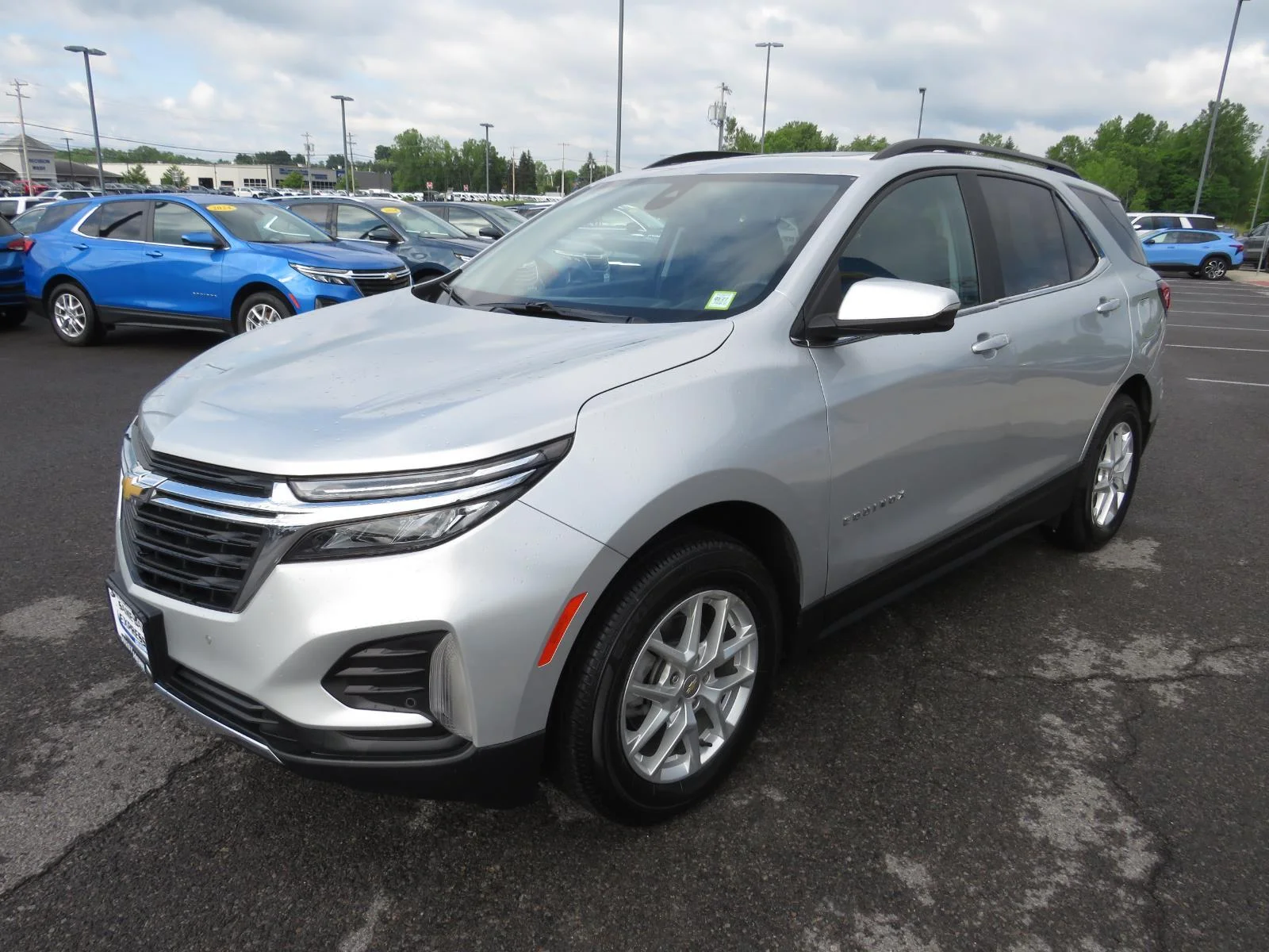 Used 2022 Silver Ice Metallic Chevrolet LT image 10