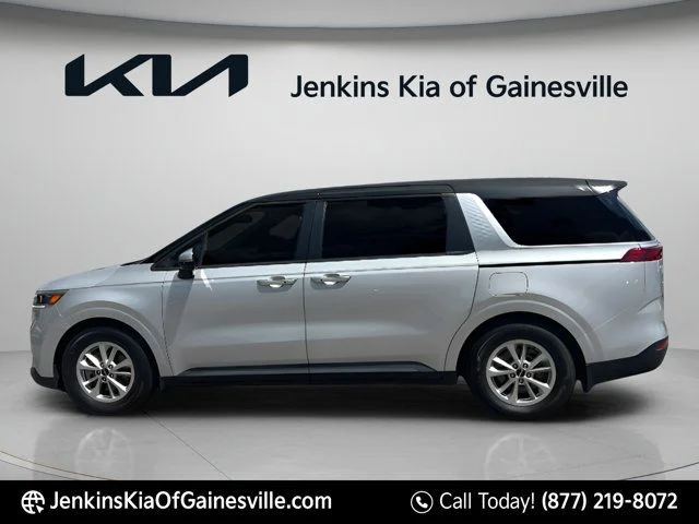 Used 2023 Silver Kia LX Seat Package image 6