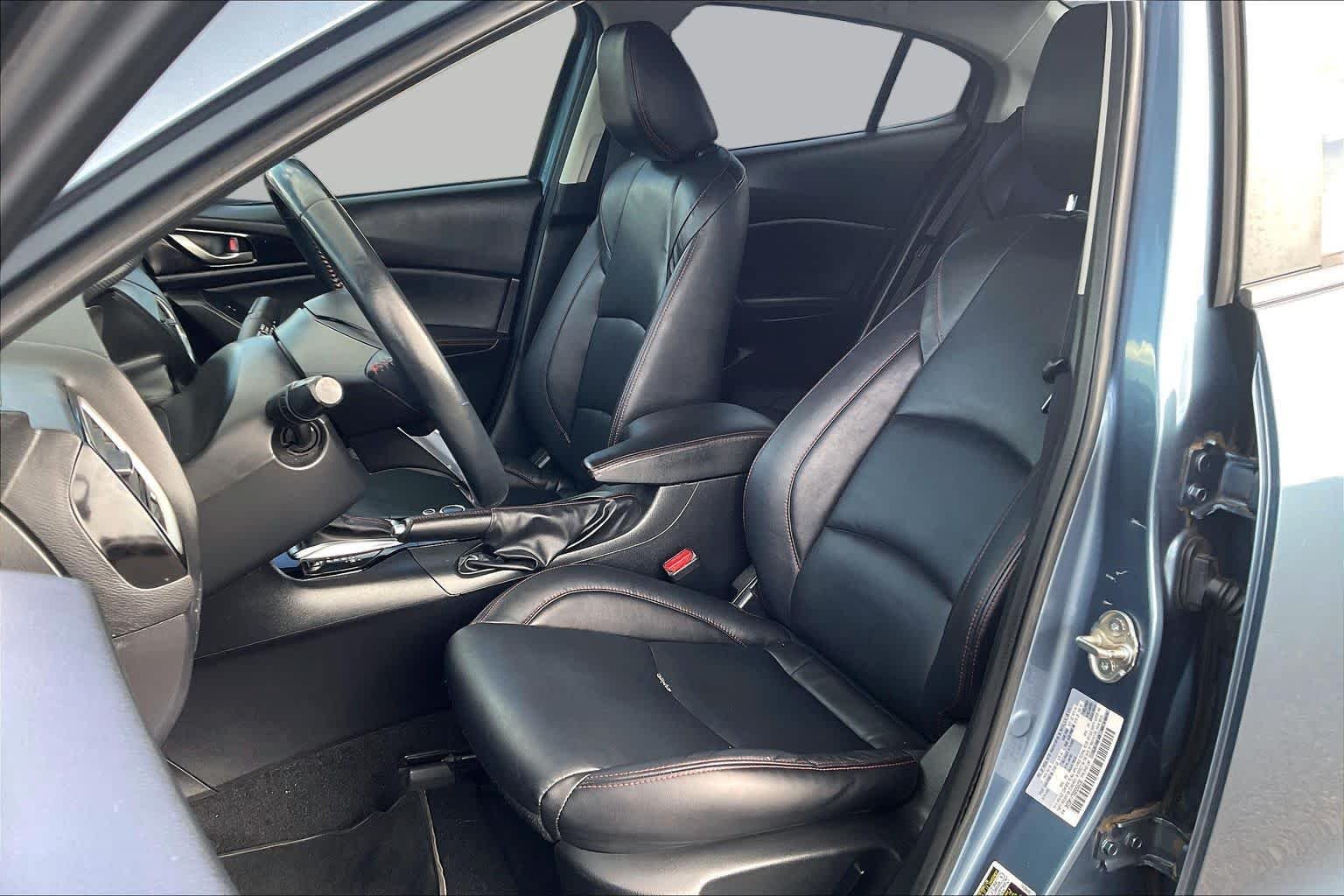 Used 2016 Blue Reflex Mica Mazda i Grand Touring image 8