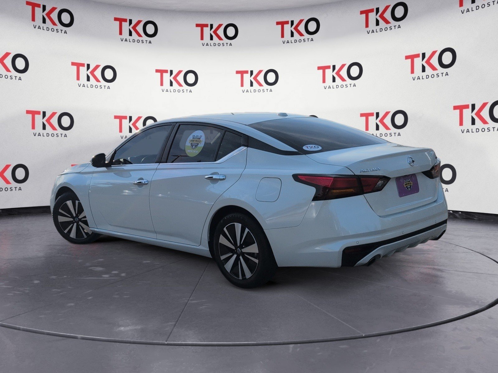 Used 2022 Pearl White Tricoat Nissan 2.5 SV image 9