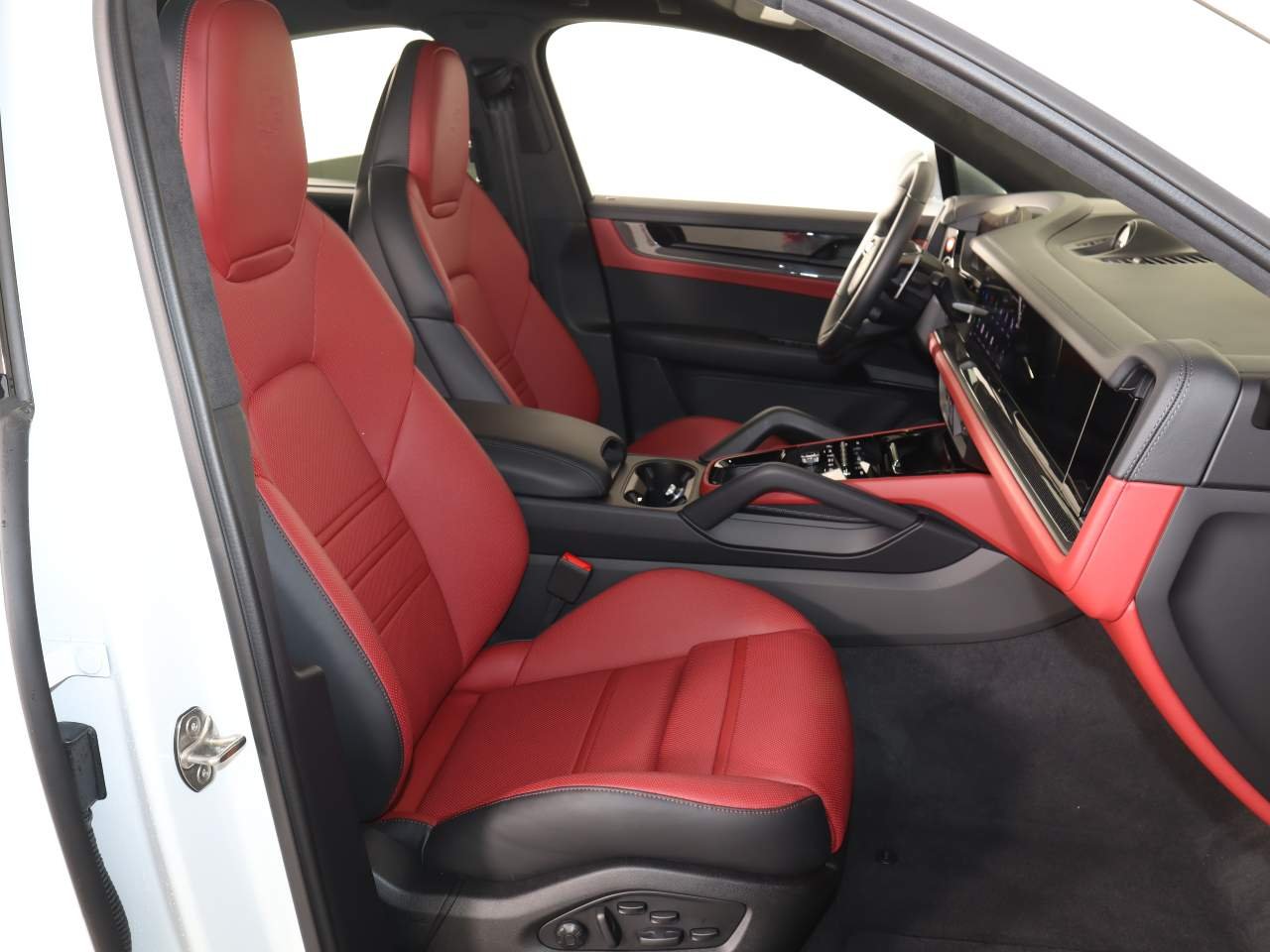 Used 2026 White Porsche GTS Coupe image 20