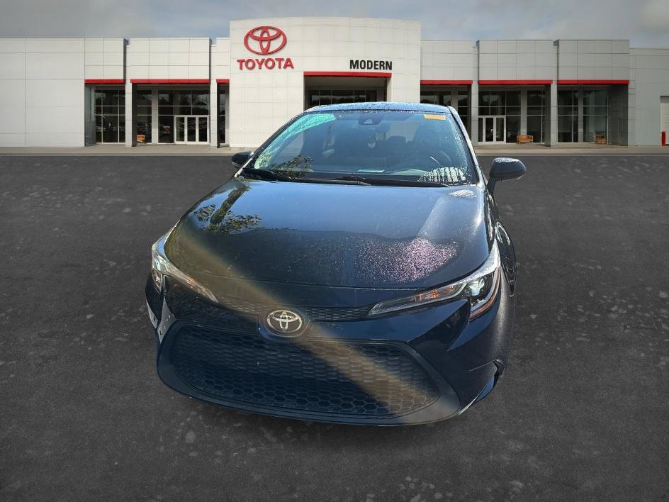 Used 2020 Black Sand Pearl Toyota LE image 5