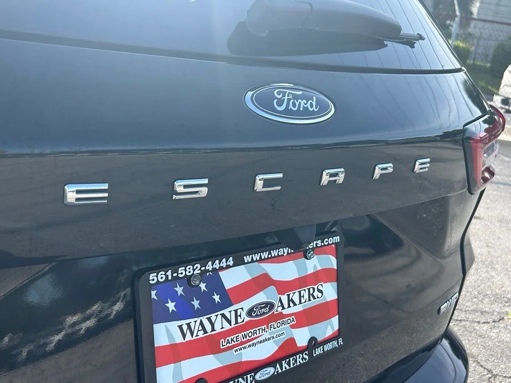 Used 2023 Black Metallic Ford ST-Line Select image 25