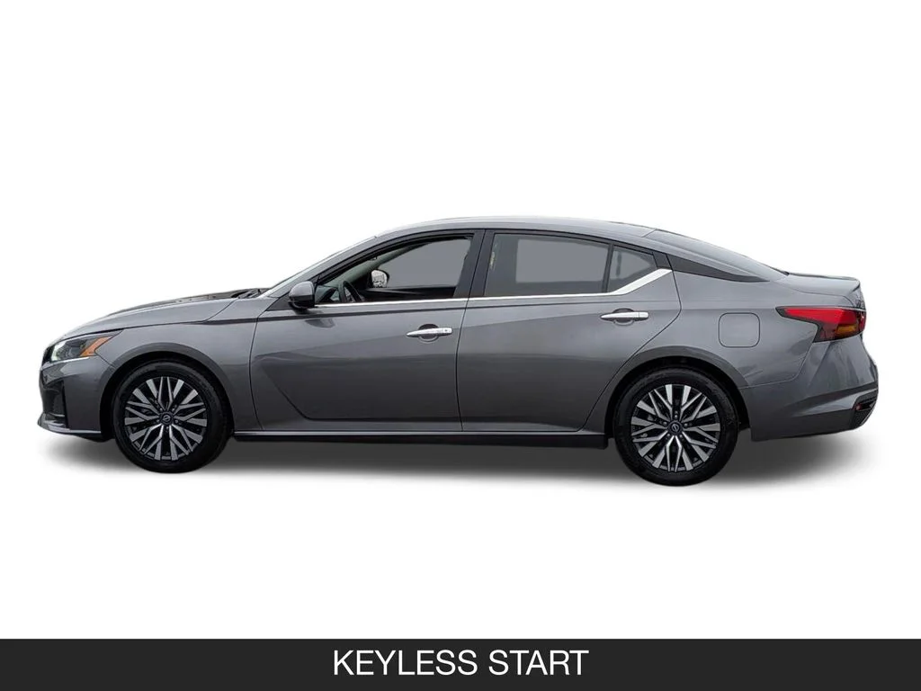 Used 2023 Gray Nissan 2.5 SV image 5