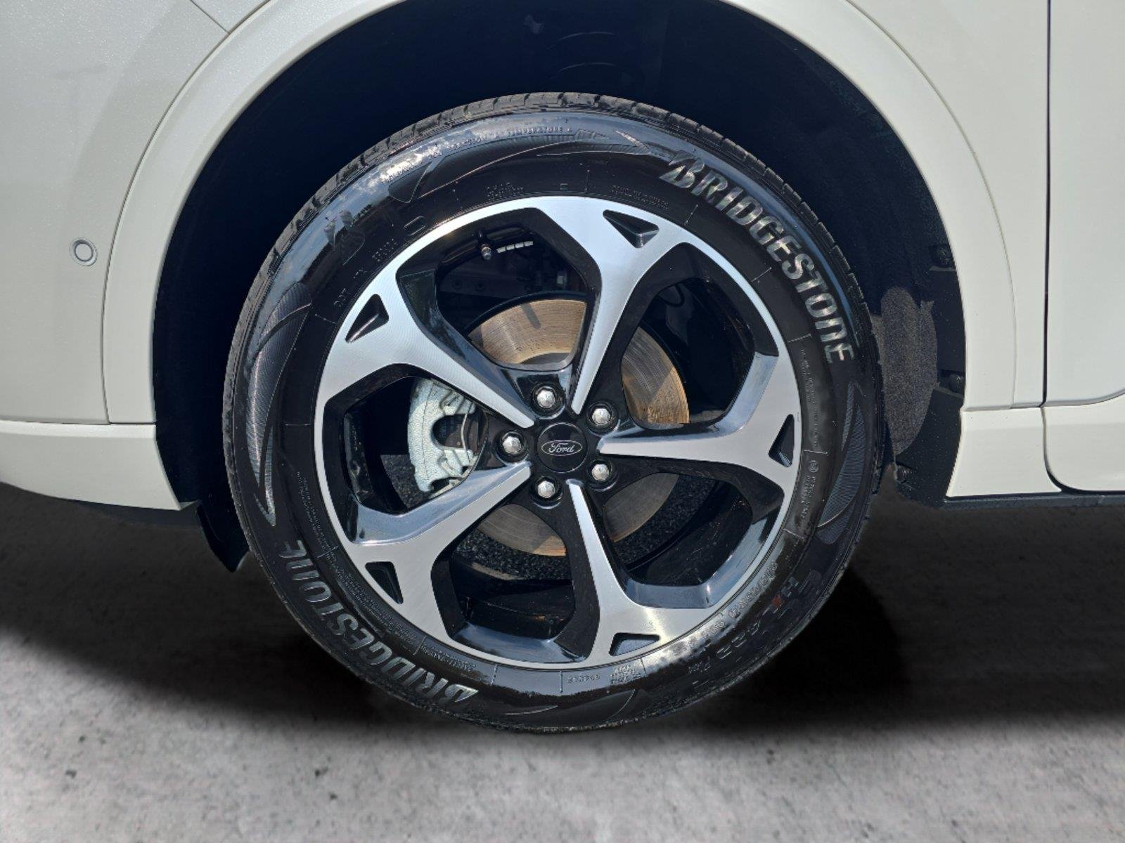 Used 2024 Star White Metallic Tri-Coat Ford ST-Line Elite image 30