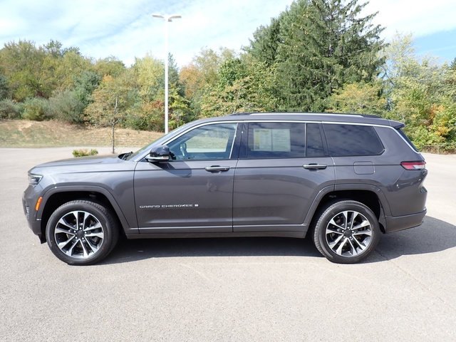 Used 2022 Gray Jeep Overland image 2