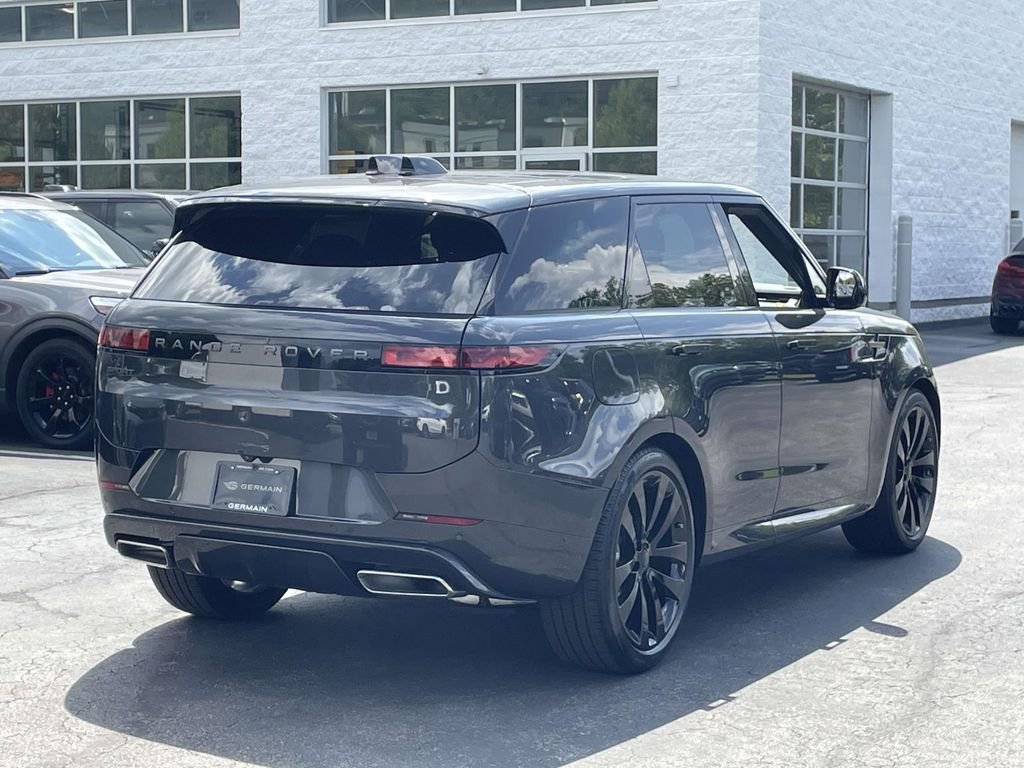 New 2026 Carpathian Grey Land Rover Dynamic SE image 7
