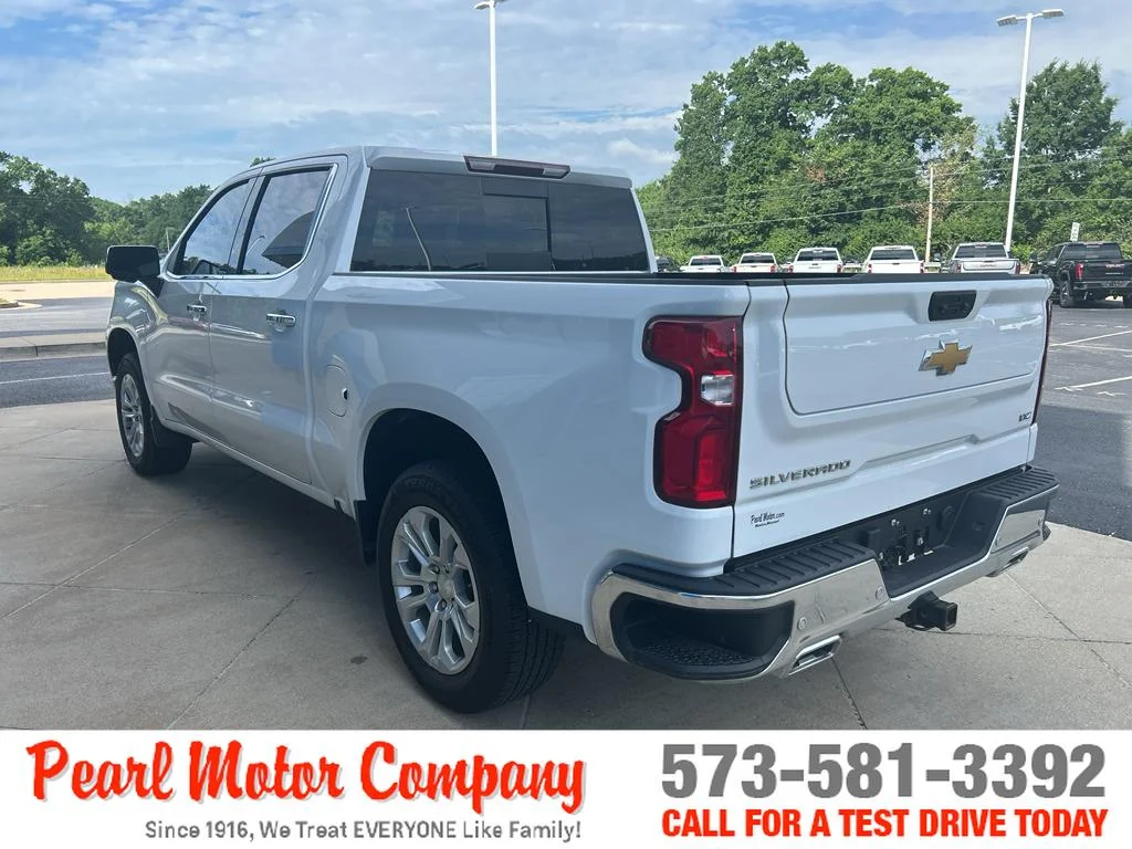 Used 2024 Summit White Chevrolet LTZ image 7