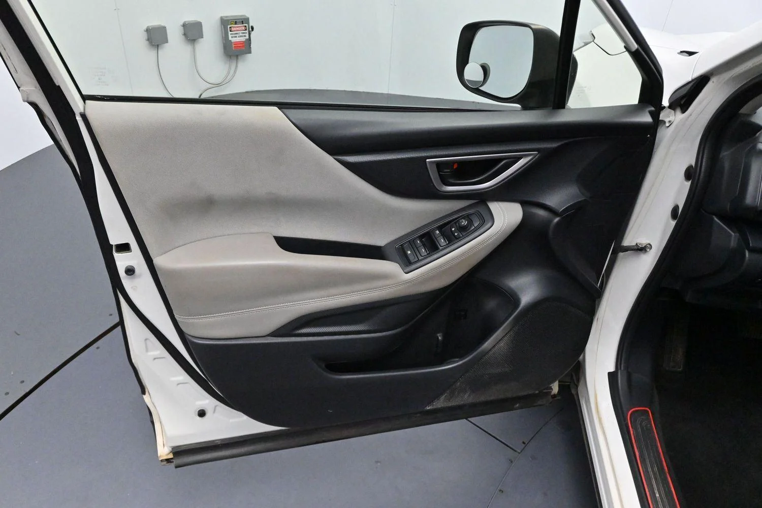 Used 2021 Crystal White Pearl Subaru Base image 9