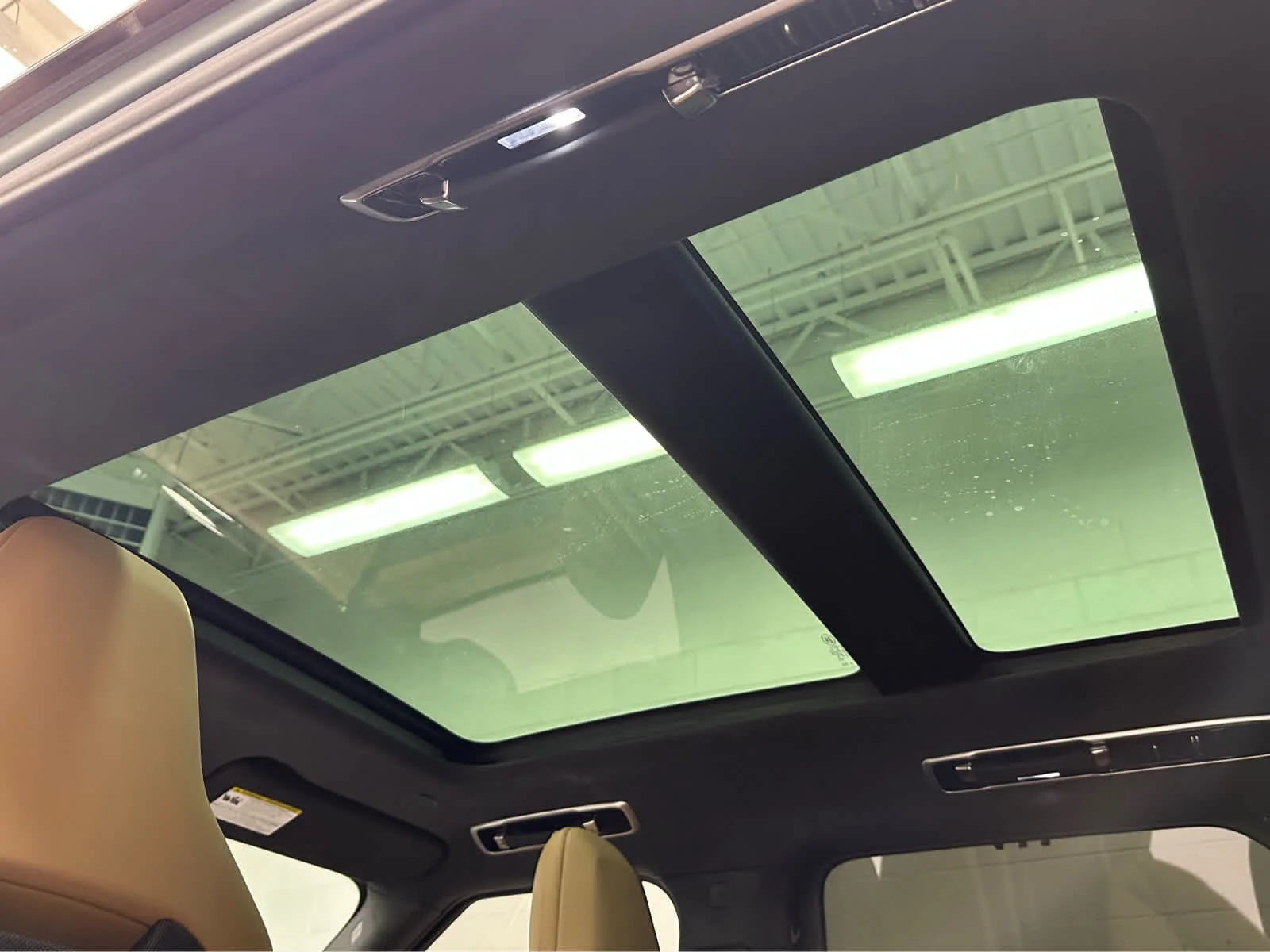 Used 2025 SV BESPOKE MATTE GREEN Land Rover SV Edition Two image 41