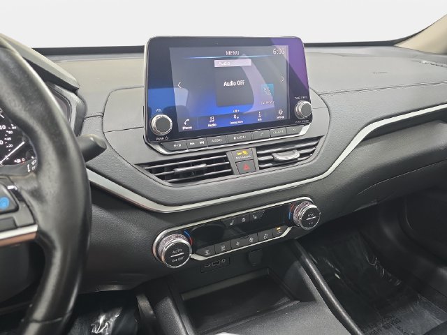 Used 2019 Blue Nissan 2.5 SV image 20