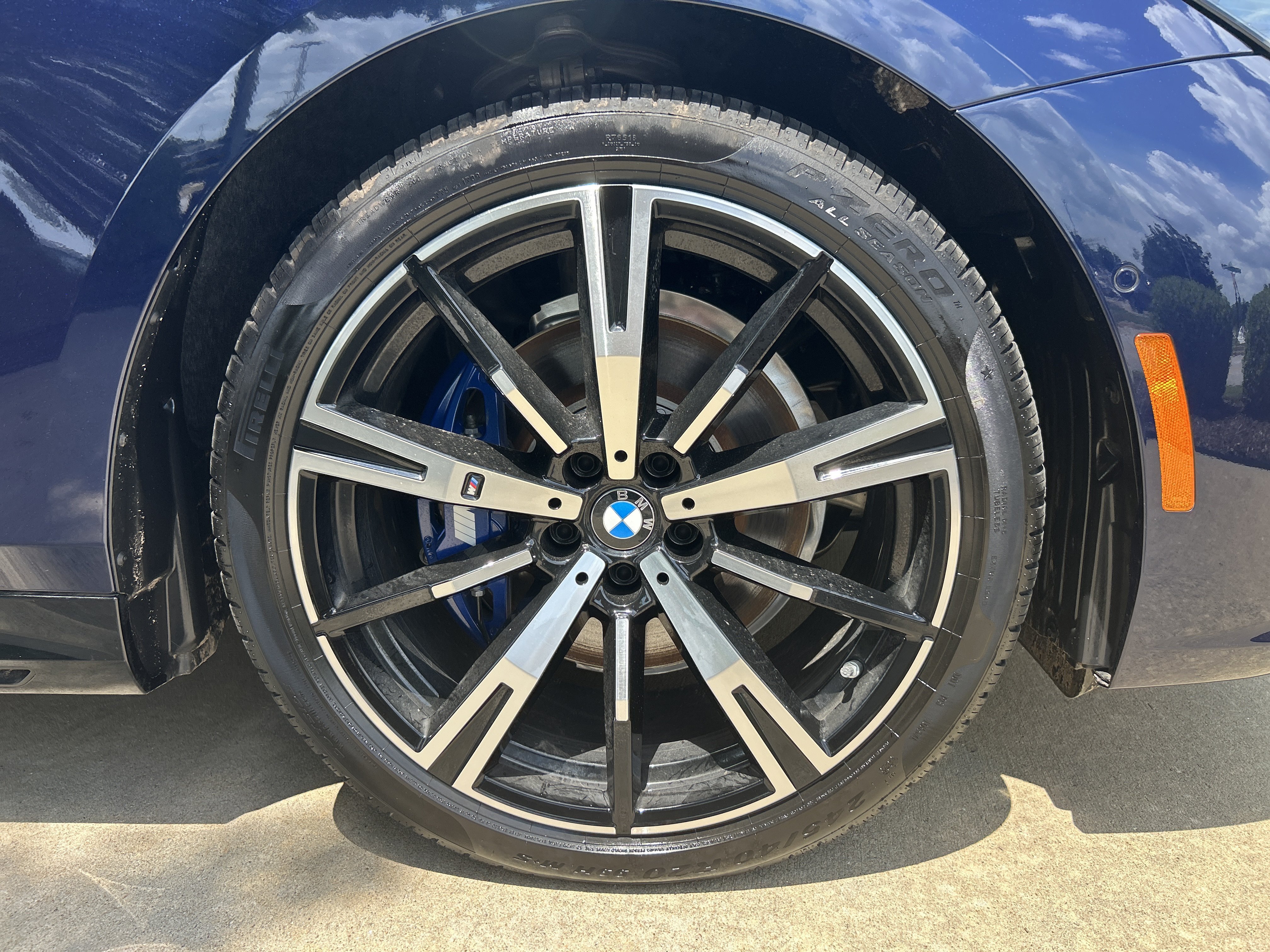 New 2026 0C3Z Tanzanite Blue II Metallic BMW 530i xDrive image 27