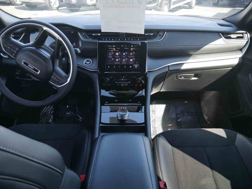 Used 2025 Silver Jeep Altitude X image 5