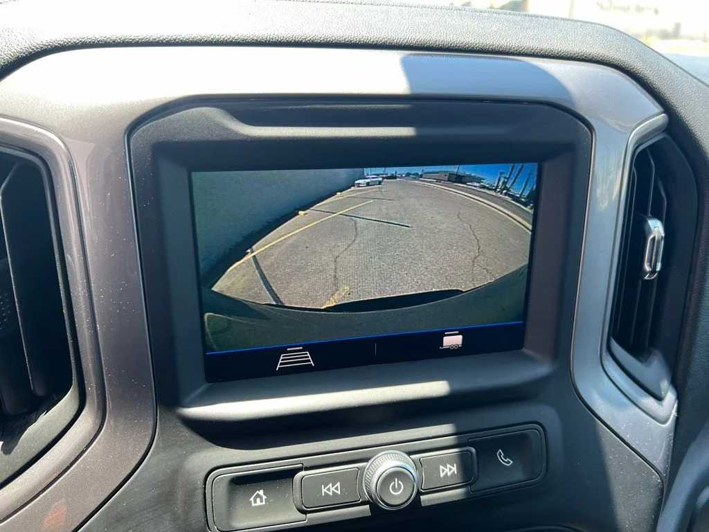 Used 2022 Silver Chevrolet Custom image 14