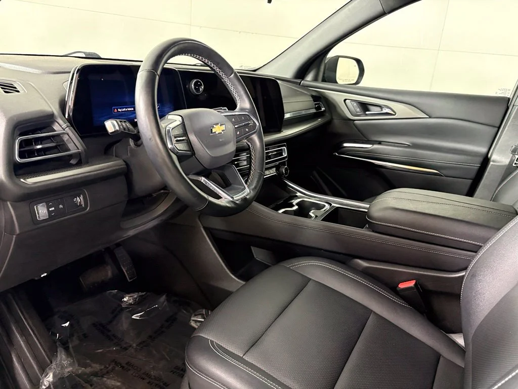 Used 2025 Black Chevrolet LT image 23