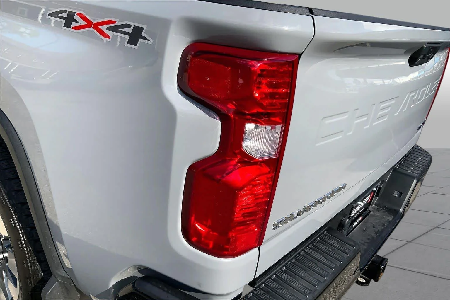 Used 2025 Slate Gray Metallic Chevrolet Custom image 29