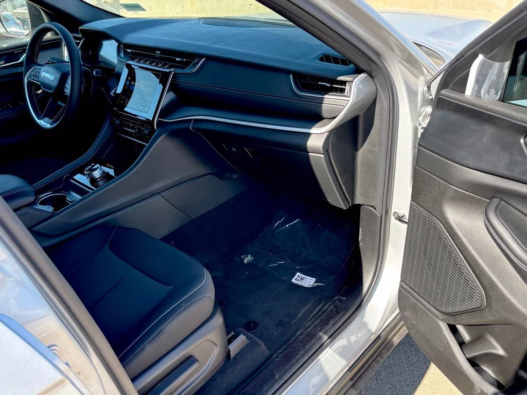 New 2026 Silver Jeep Laredo X image 27