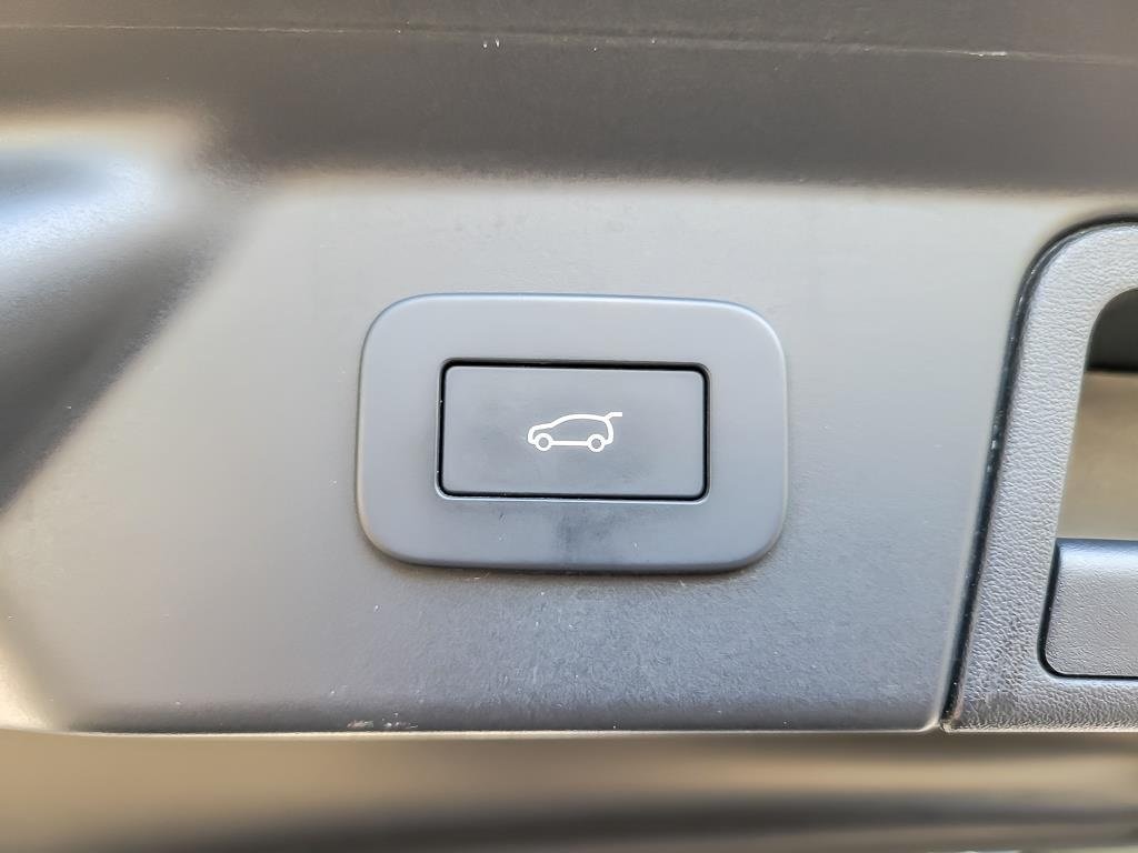 2023 LAND ROVER RANGE ROVER VELAR - Image 19