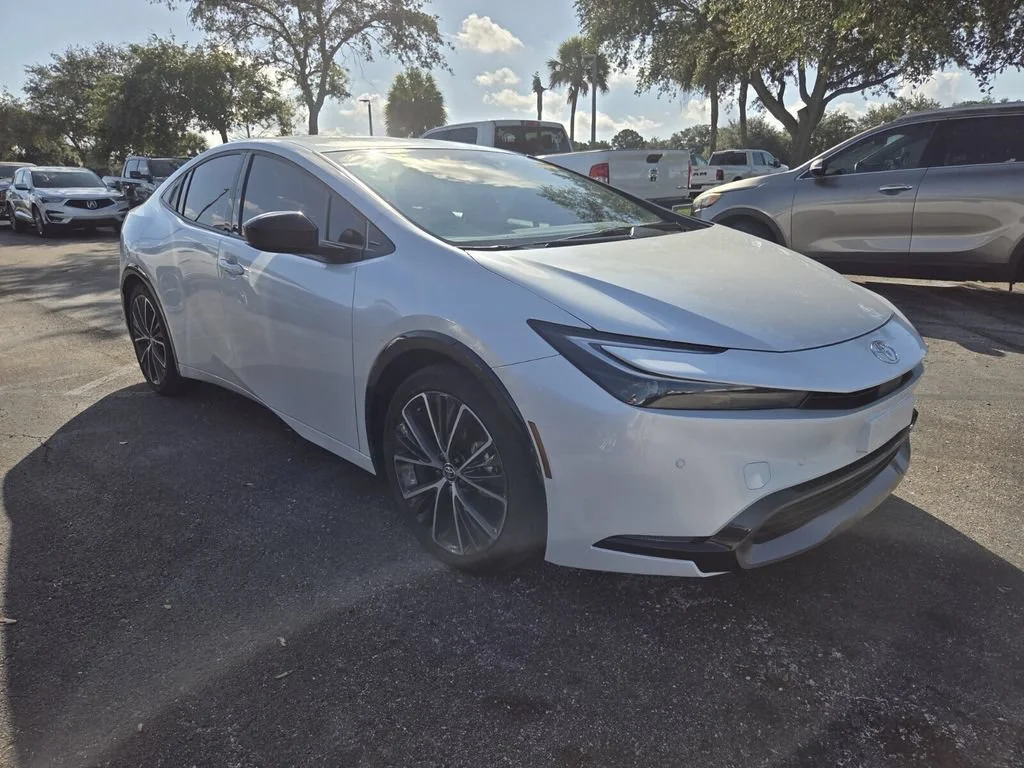 Used 2024 Pearl Toyota XLE image 2