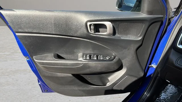 Used 2025 Blue Hyundai SEL image 17