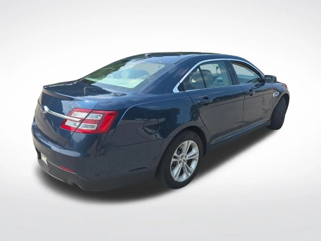 Used 2016  Ford SE image 5