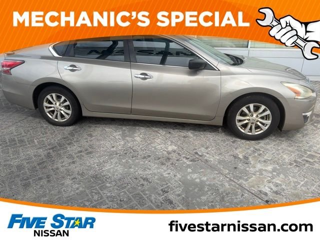 Used 2014 Beige Nissan 2.5 S image 5