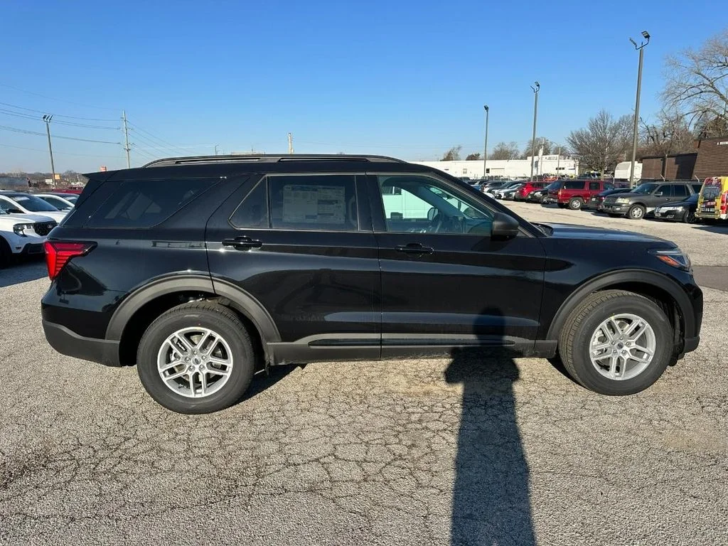 New 2026 Agate Black Metallic Ford Active image 2