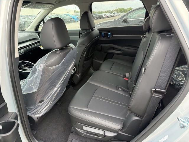 New 2026 Ivory Silver Kia S image 7