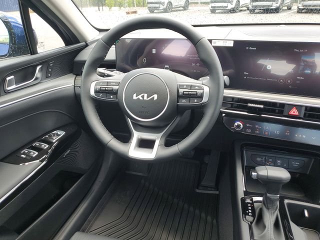 2025 Kia K5 EX - Photo 10